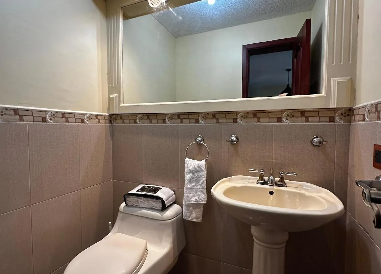 Villa Lujosa Casa Cerca Del Aeropuerto En Tumbaco, En Quito Ferienhaus
