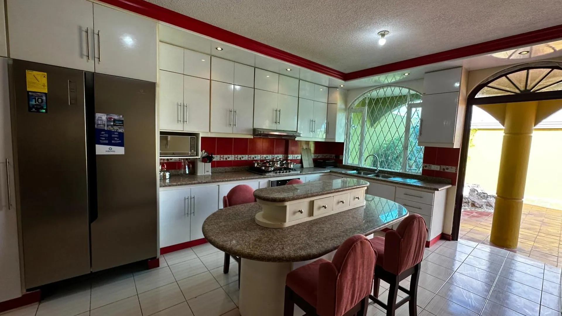 Villa Lujosa Casa Cerca Del Aeropuerto En Tumbaco, En Quito Ferienhaus
