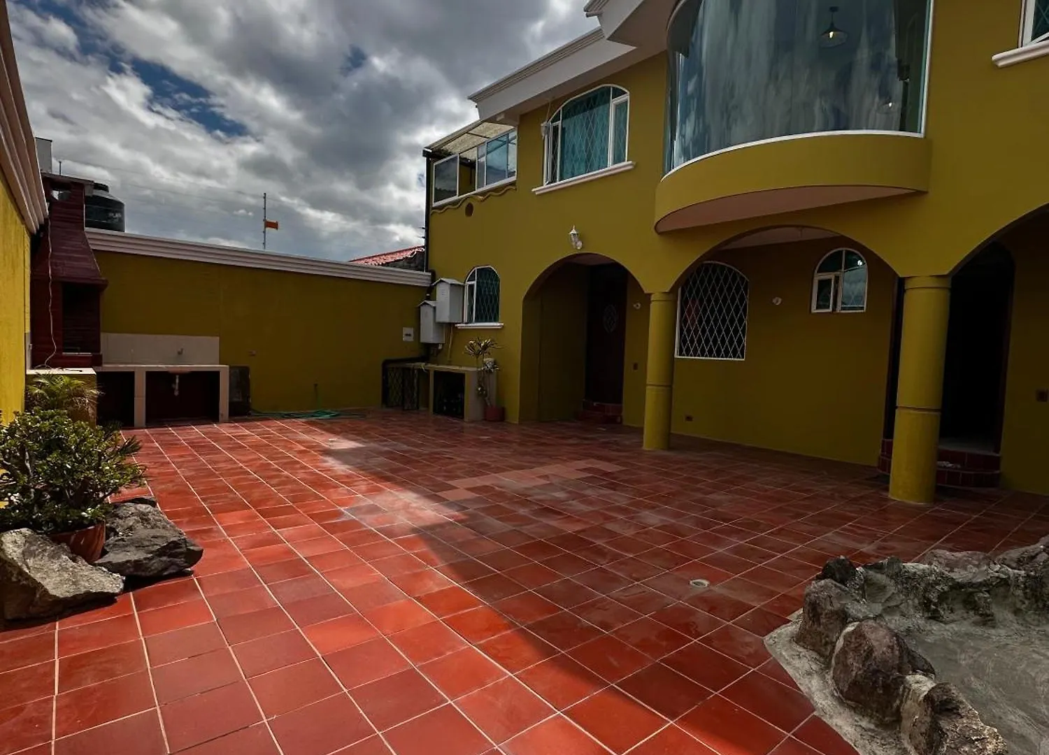 Villa Lujosa Casa Cerca Del Aeropuerto En Tumbaco, En Quito Ferienhaus