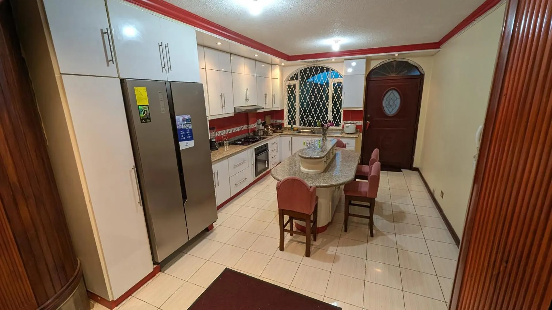 Villa Lujosa Casa Cerca Del Aeropuerto En Tumbaco, En Quito Ferienhaus