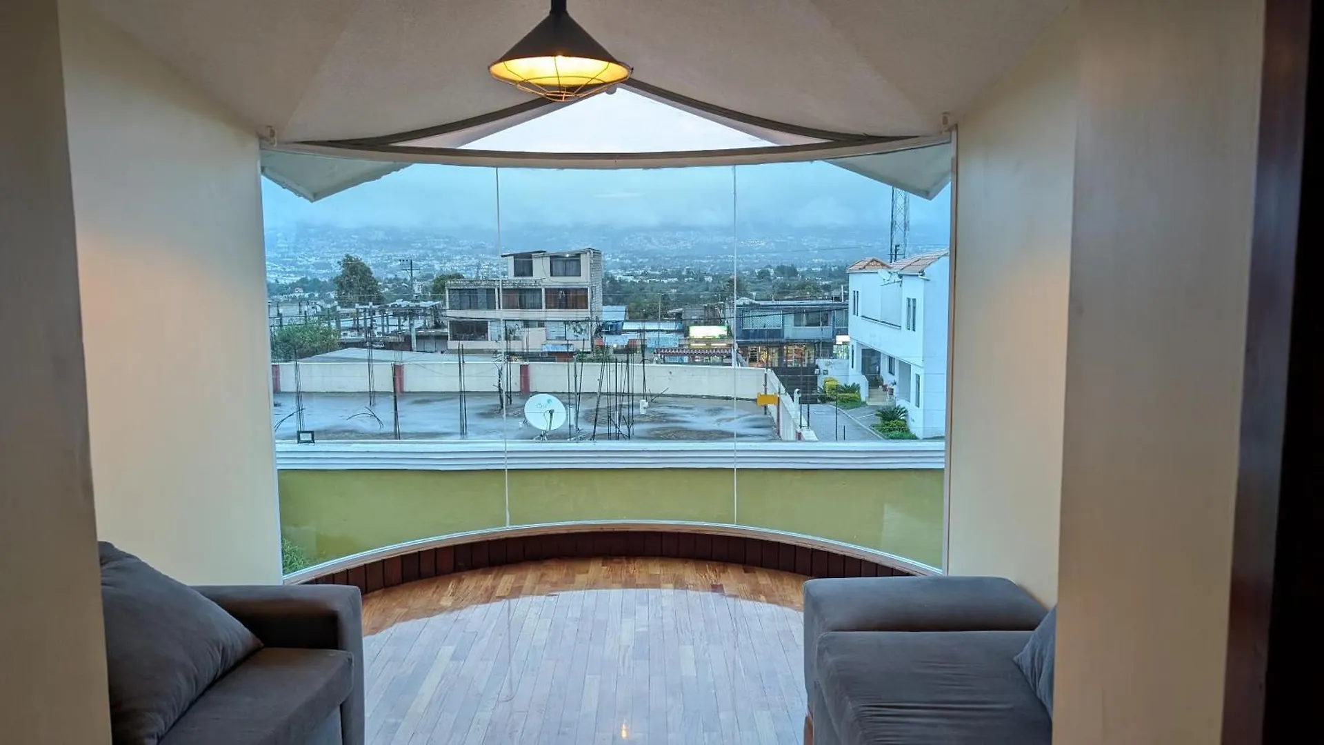 Ferienhaus Villa Lujosa Casa Cerca Del Aeropuerto En Tumbaco, En Quito
